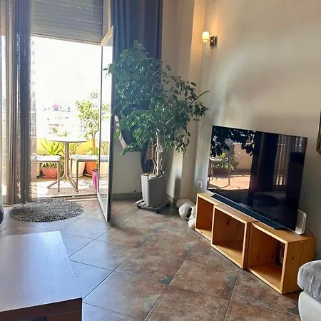 Seafly Apartament *